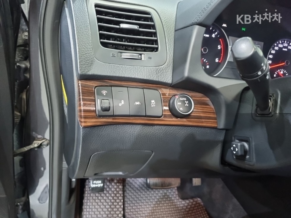 2018 - kia mohave