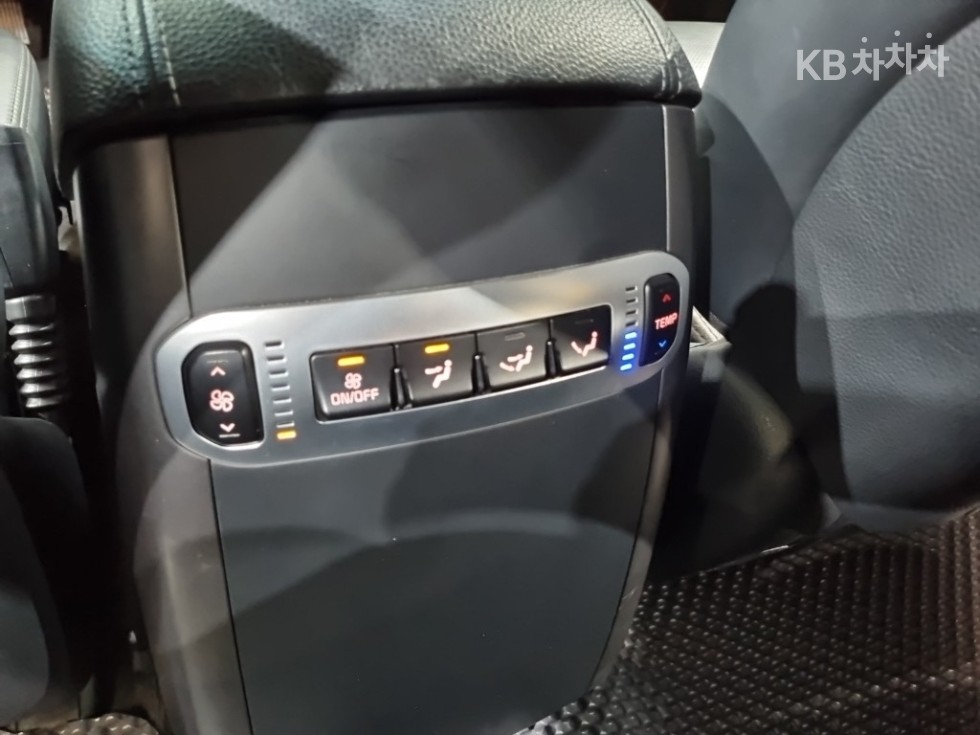2018 - kia mohave