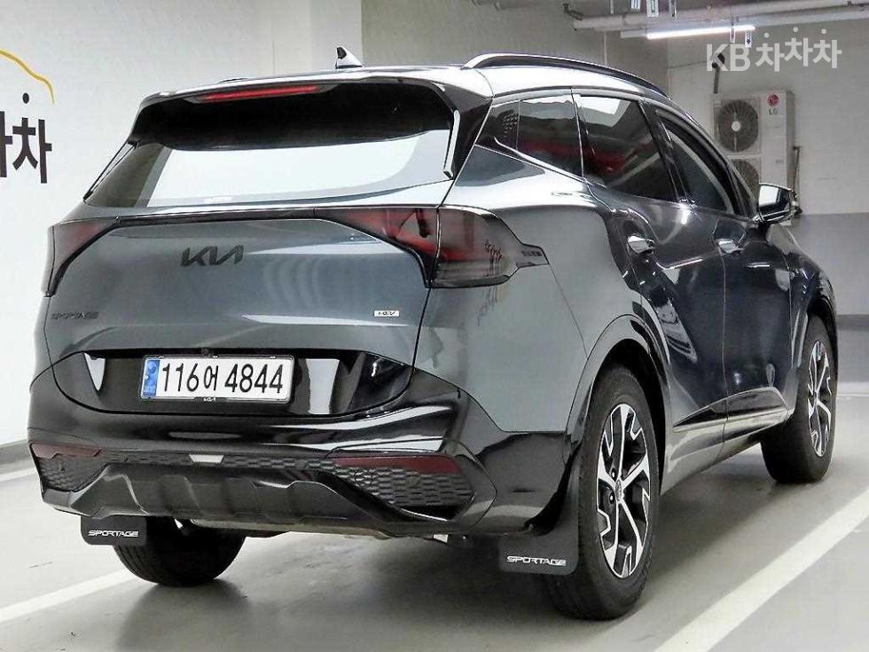 2023 - kia sportage