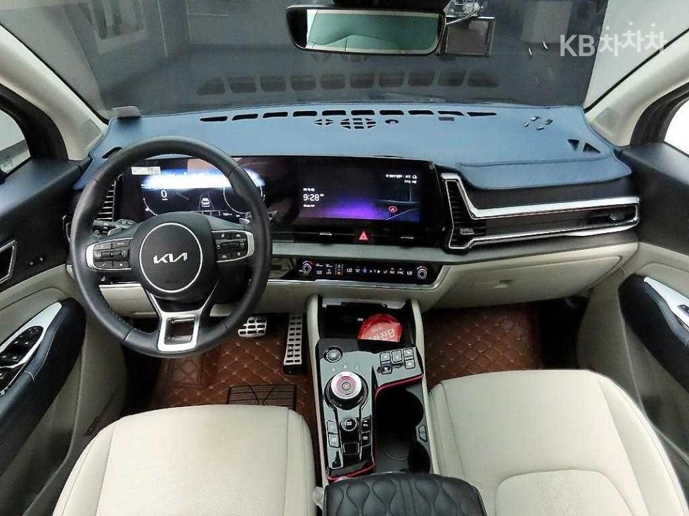 2023 - kia sportage