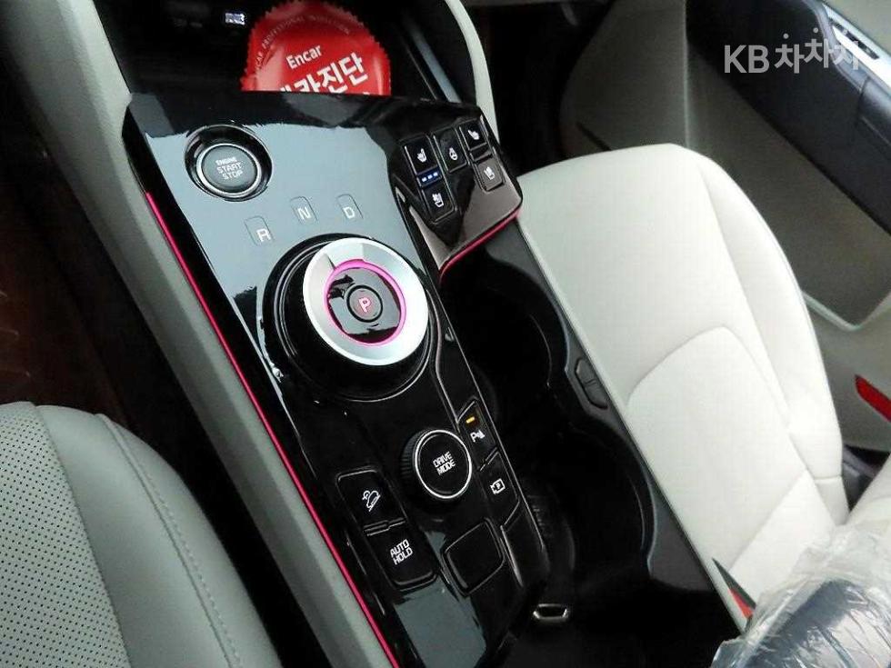 2023 - kia sportage