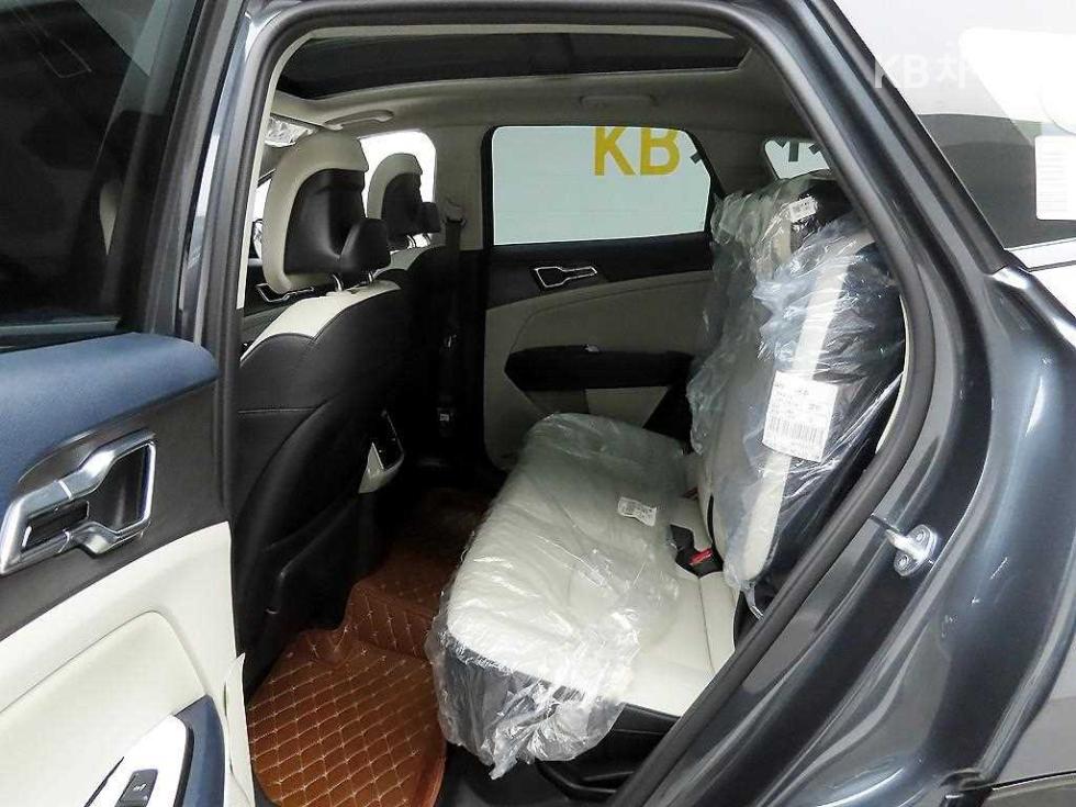 2023 - kia sportage