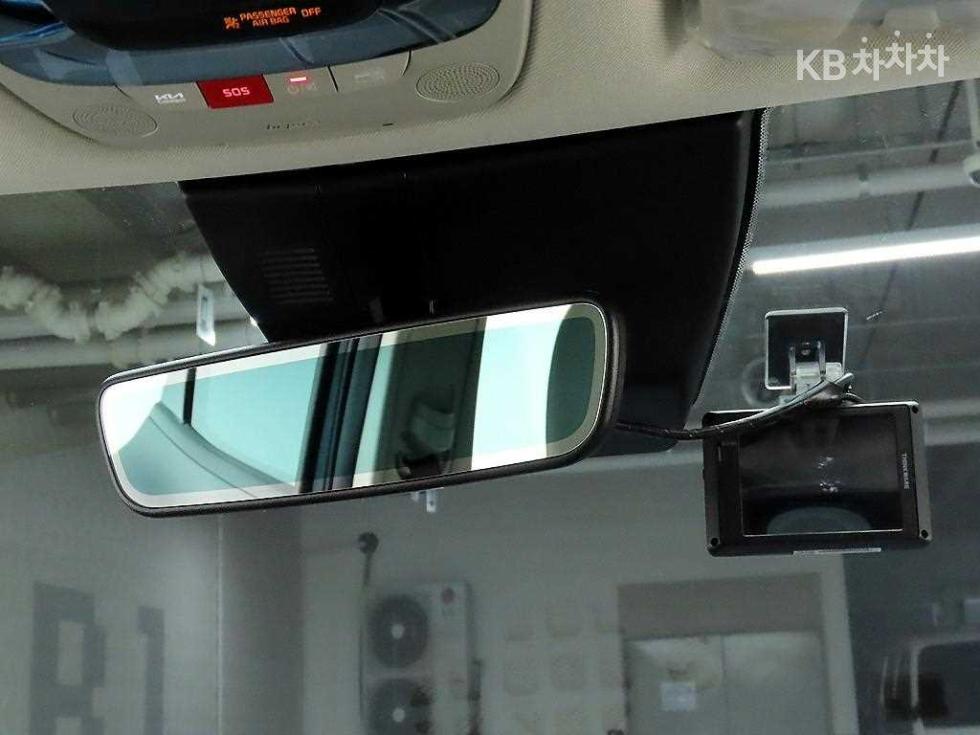 2023 - kia sportage