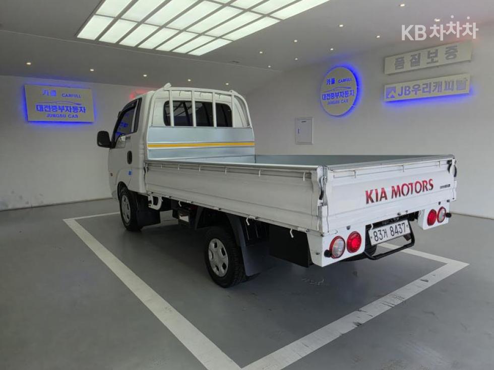 2016 - kia bongo iii
