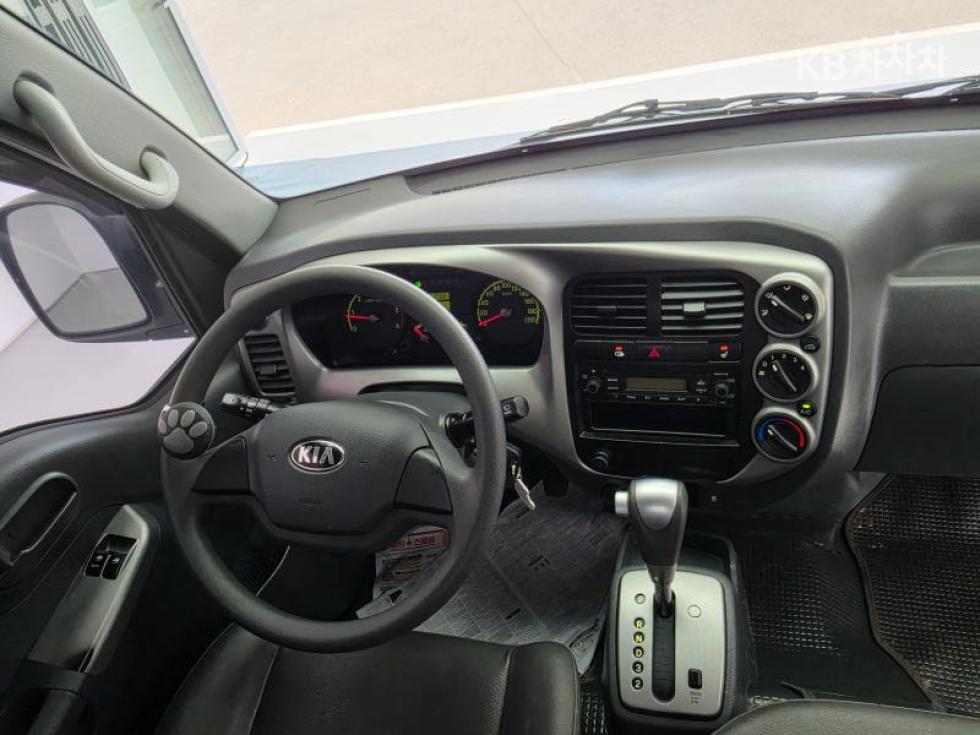2016 - kia bongo iii