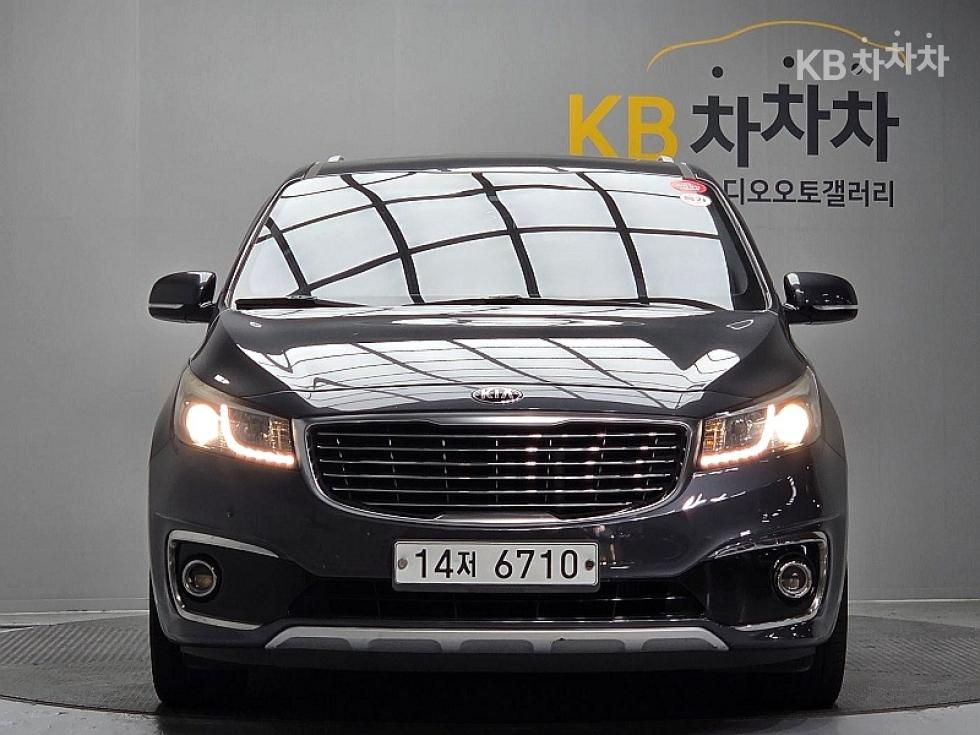 2015 Kia carnival 9-seater 2.2 diesel Noblesse