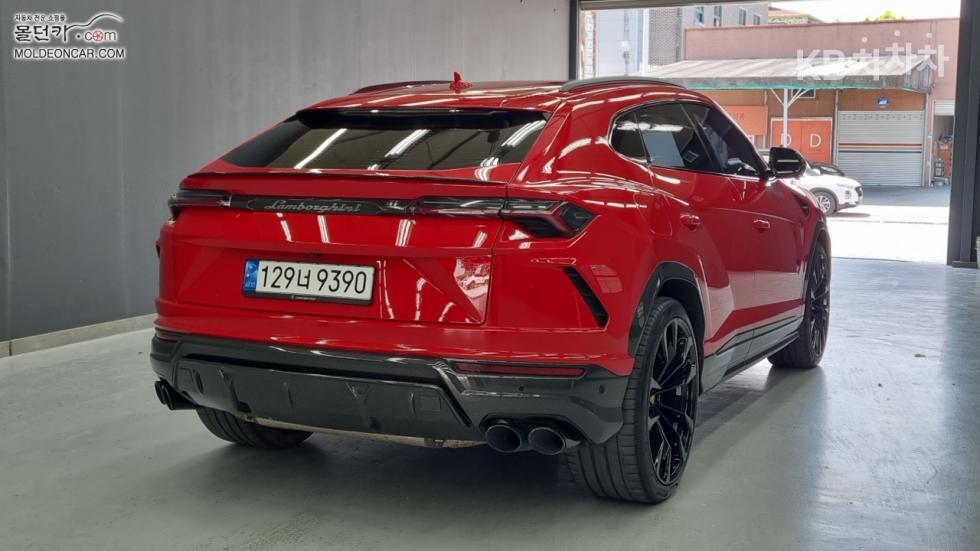 Lamborghini Urus — miniaturë 2