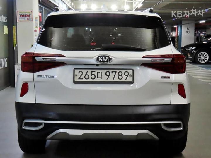 Kia Seltos 1.6 Gasoline Turbo 2WD Signature — фото 5