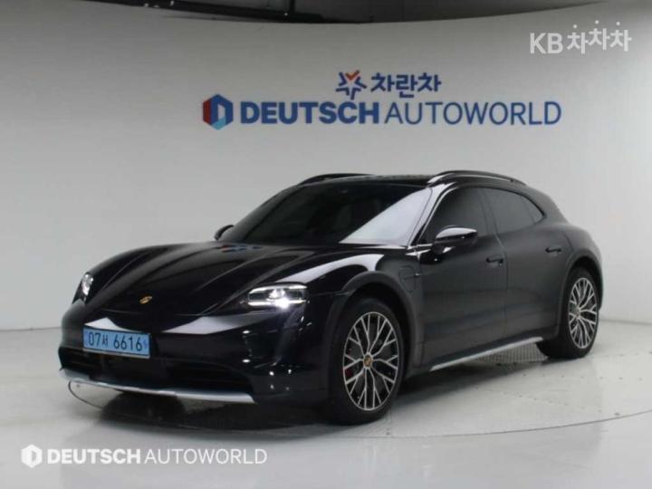 Porsche Taycan 4S — foto 1