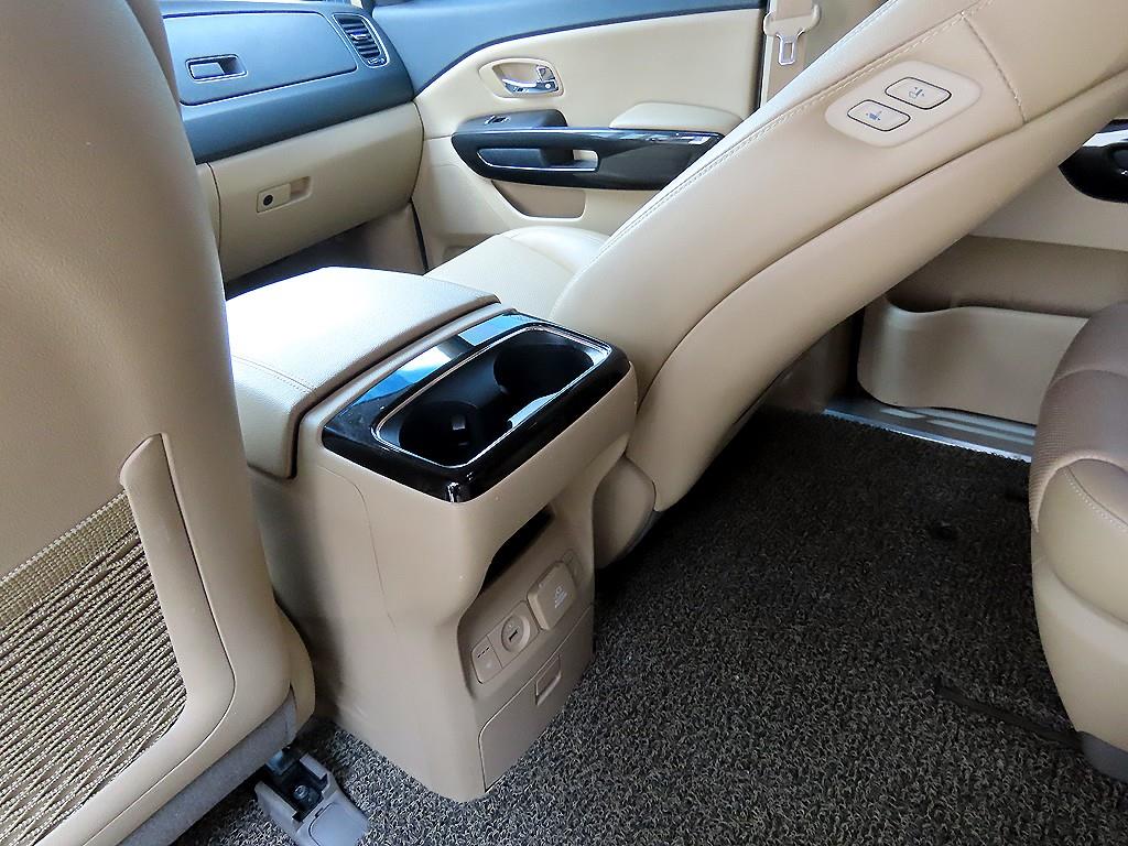 2016 - kia carnival