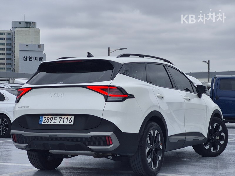 2023 - kia sportage