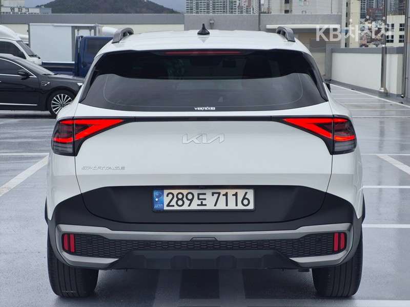 2023 - kia sportage