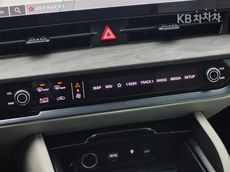 2023 - kia sportage