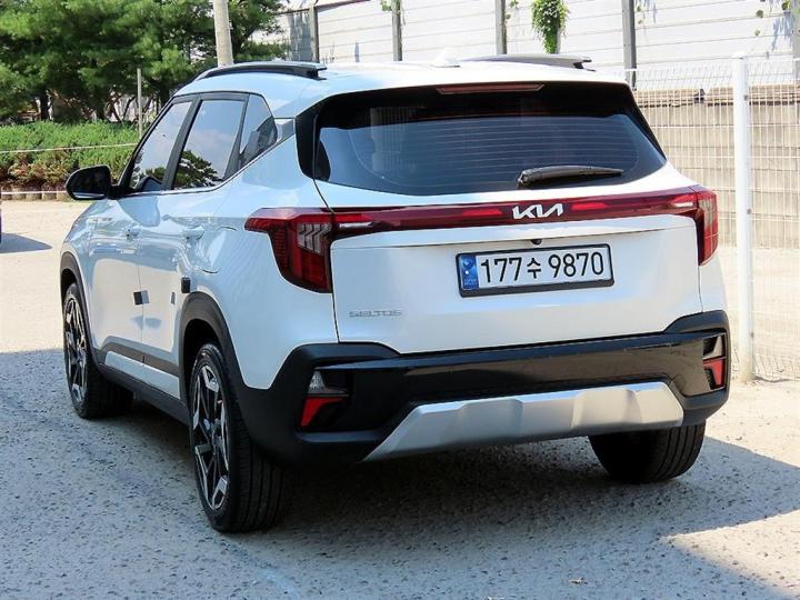 Kia Seltos SP2 1.6 T-GDI 2WD Signature Gravity — фото 3