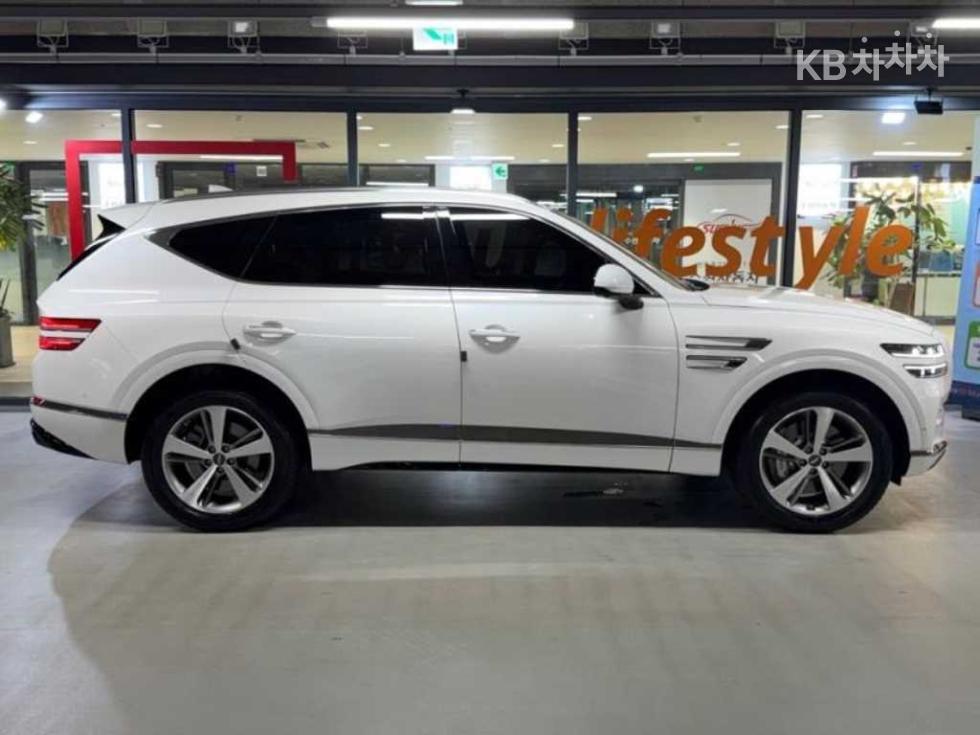2022 Genesis GV80 photo