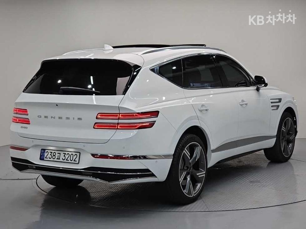 2025 Genesis GV80 photo