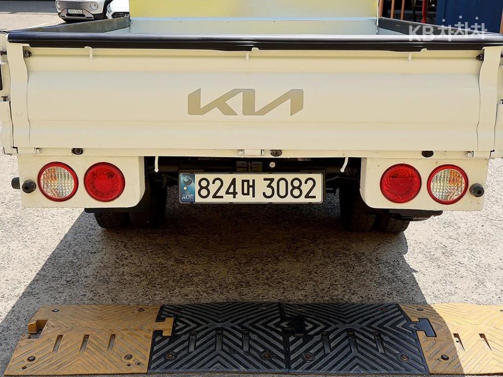 2023 - kia bongo iii