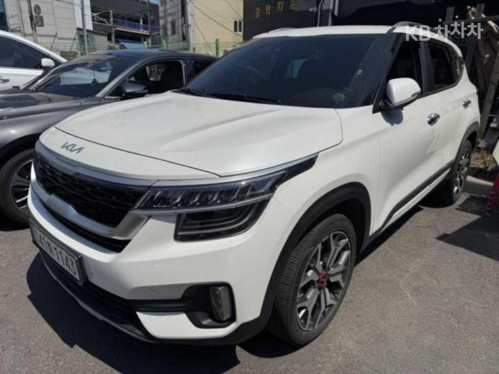 Kia Seltos 1.6 Gasoline Turbo 2WD Signature — фото 3