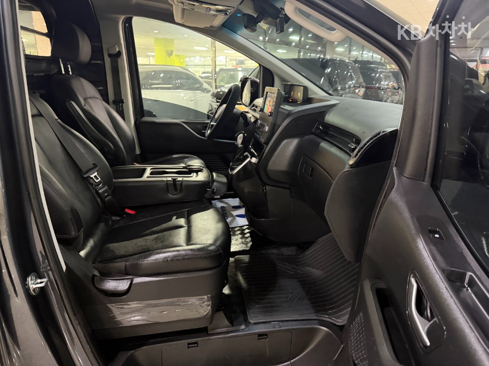 Hyundai Staria — miniaturë 12