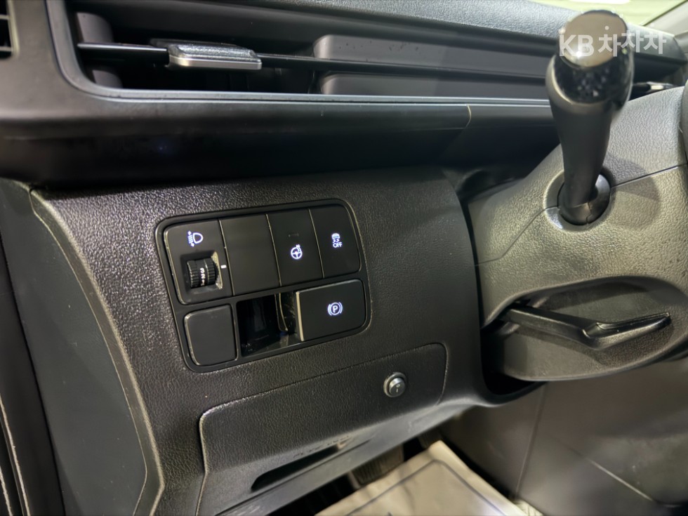 Hyundai Staria — miniaturë 14