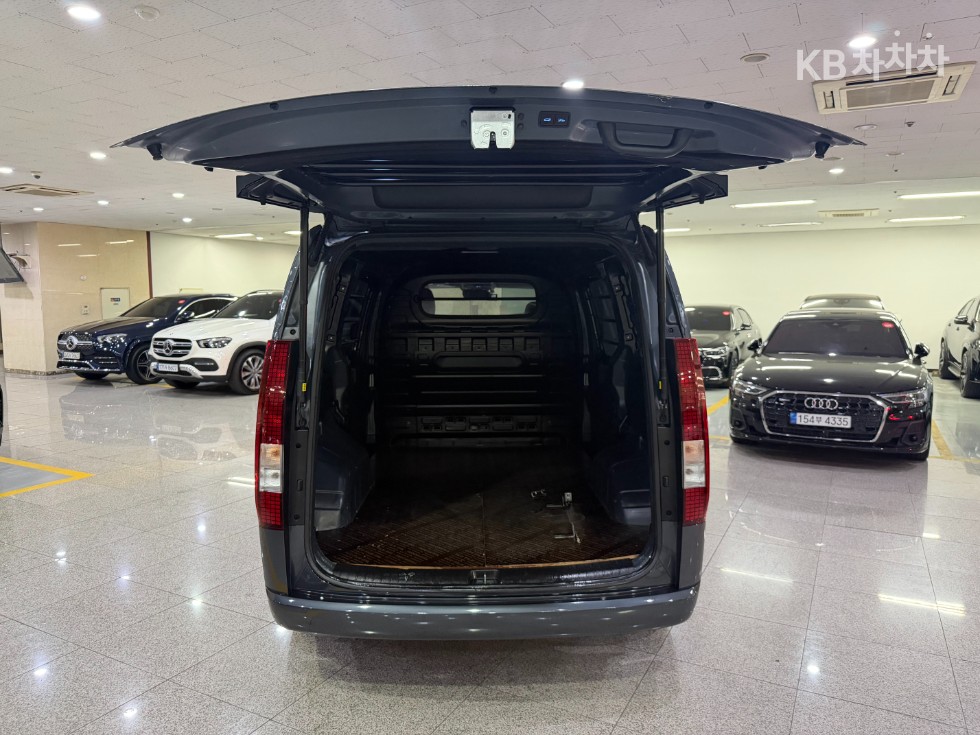 Hyundai Staria — miniaturë 19