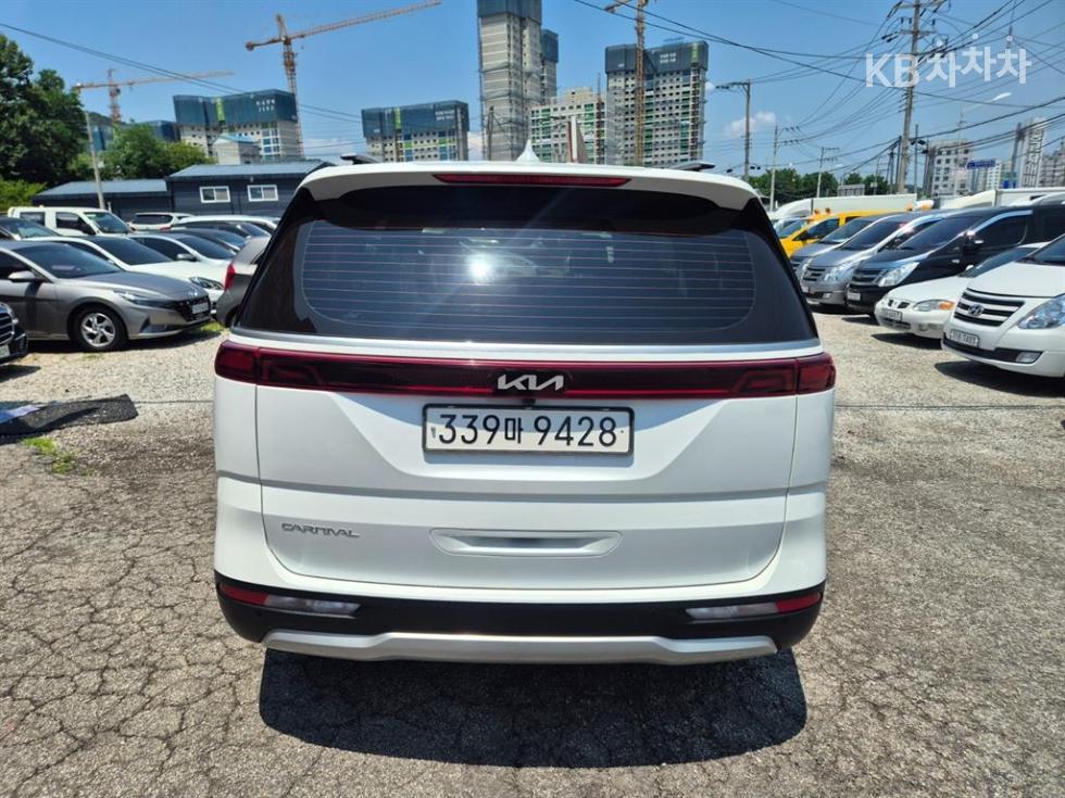 2023 - kia carnival