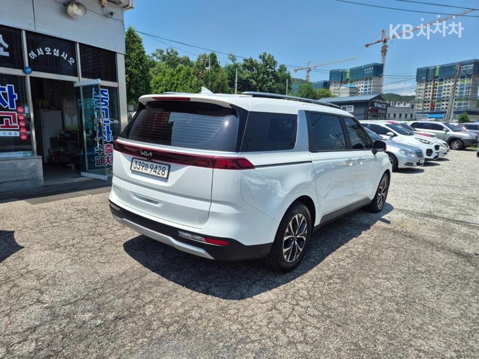 2023 - kia carnival
