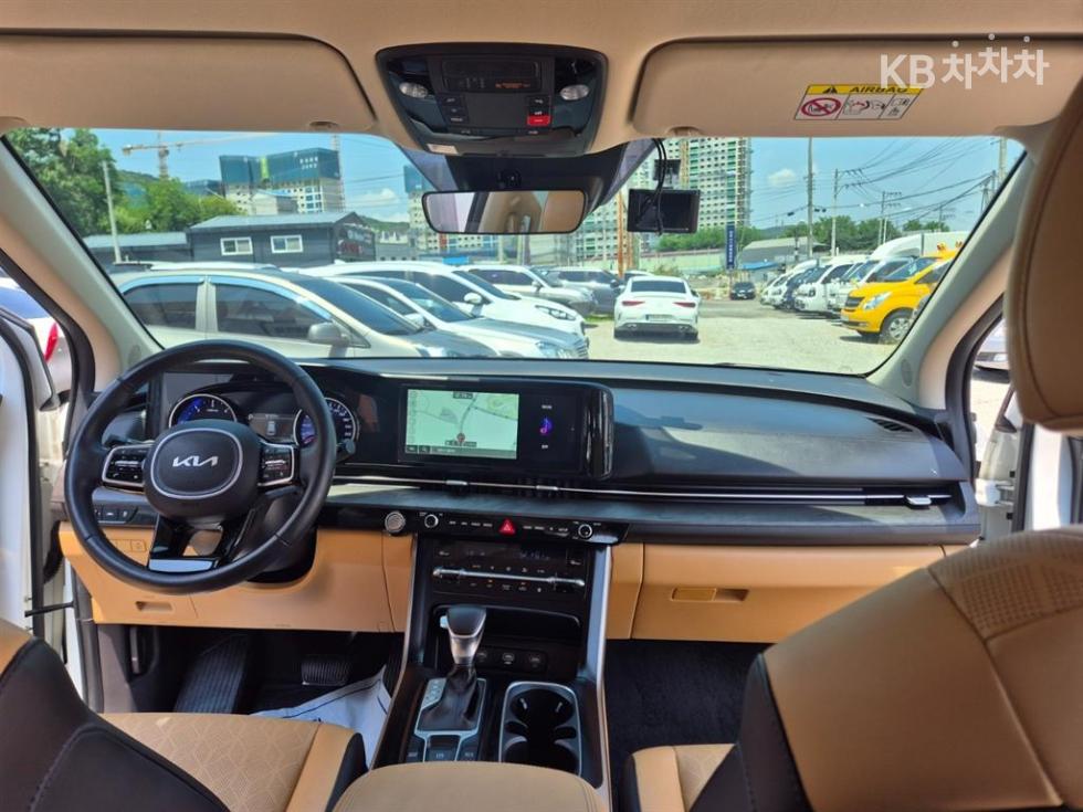2023 - kia carnival