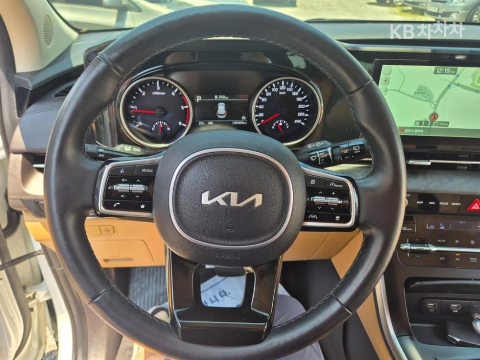 2023 - kia carnival
