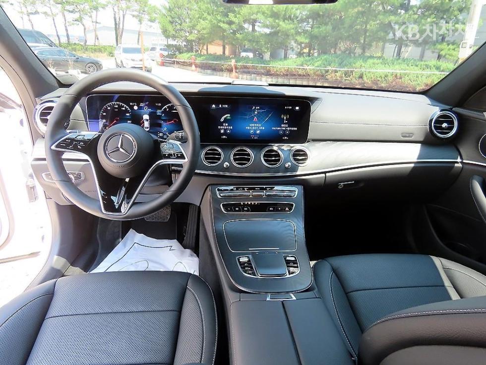 2022 Mercedes-Benz E (W213) photo