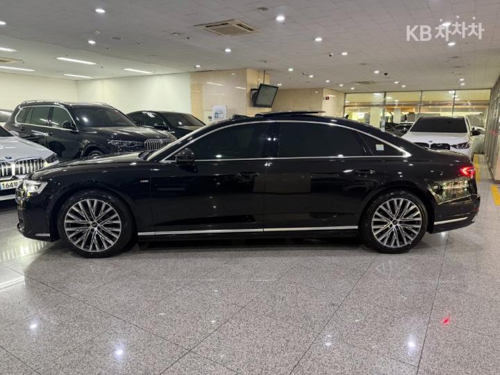 Audi A8 D5 55 TFSI Quattro LWB — фото 3