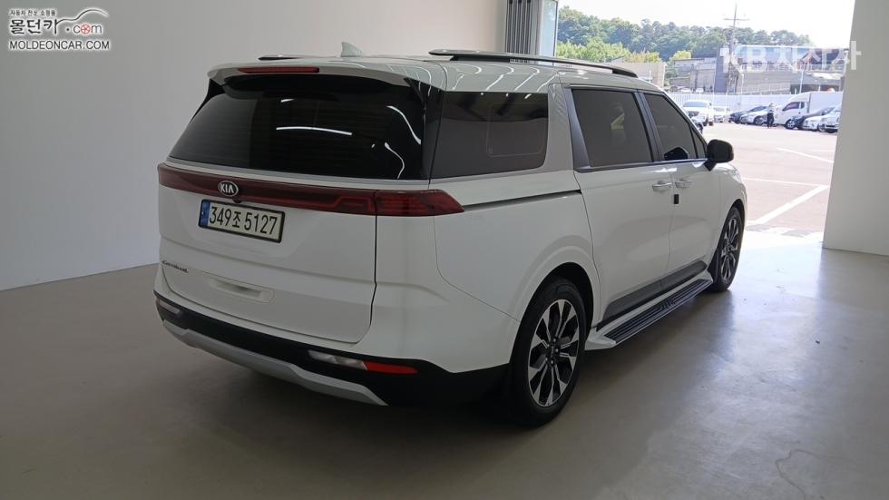 2021 - kia carnival