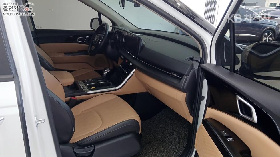 2021 - kia carnival