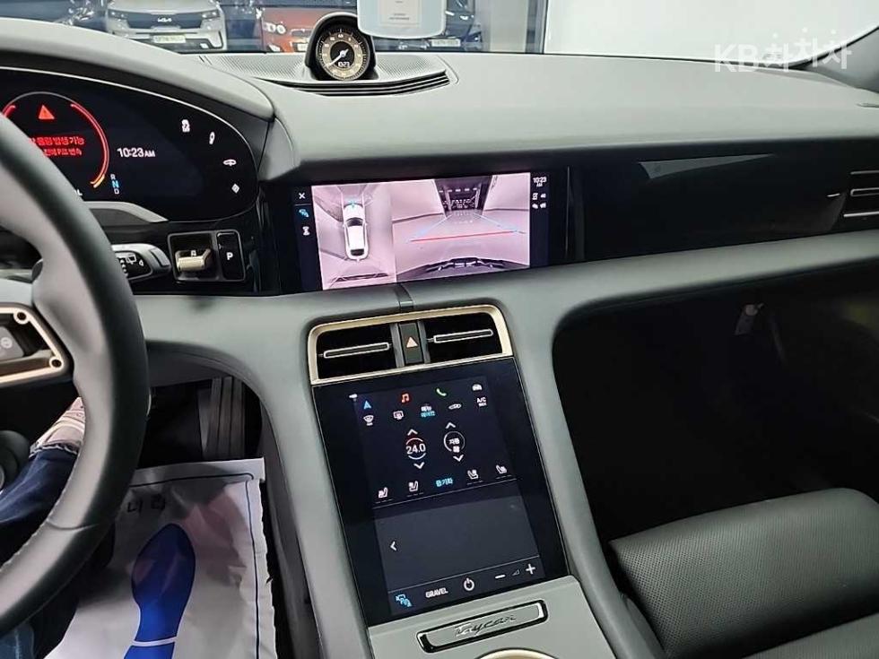 Porsche Taycan — miniaturë 8
