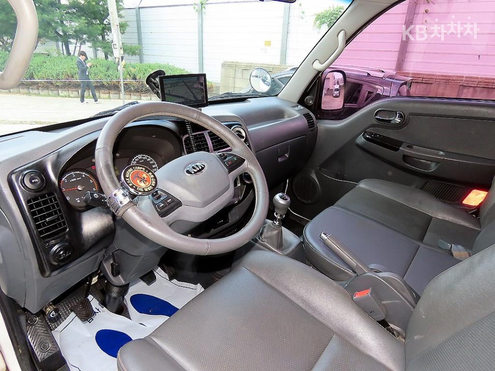 2014 - kia bongo iii