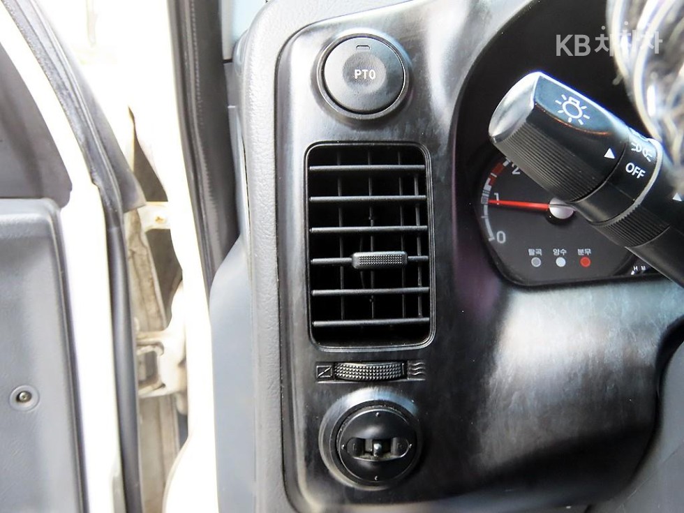 2014 - kia bongo iii