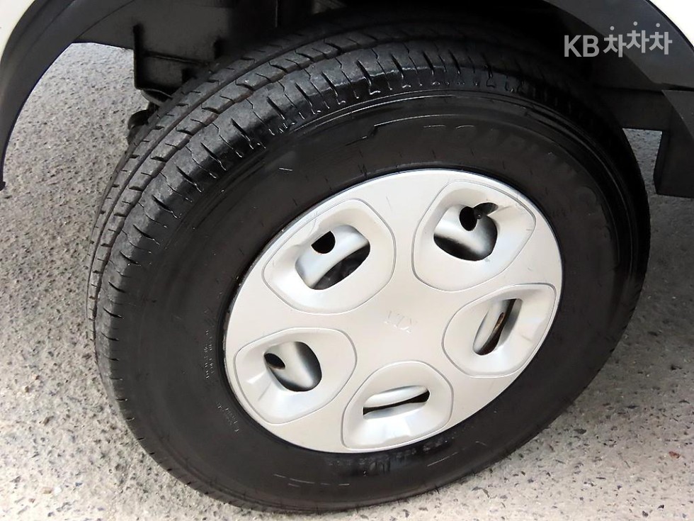 2014 - kia bongo iii
