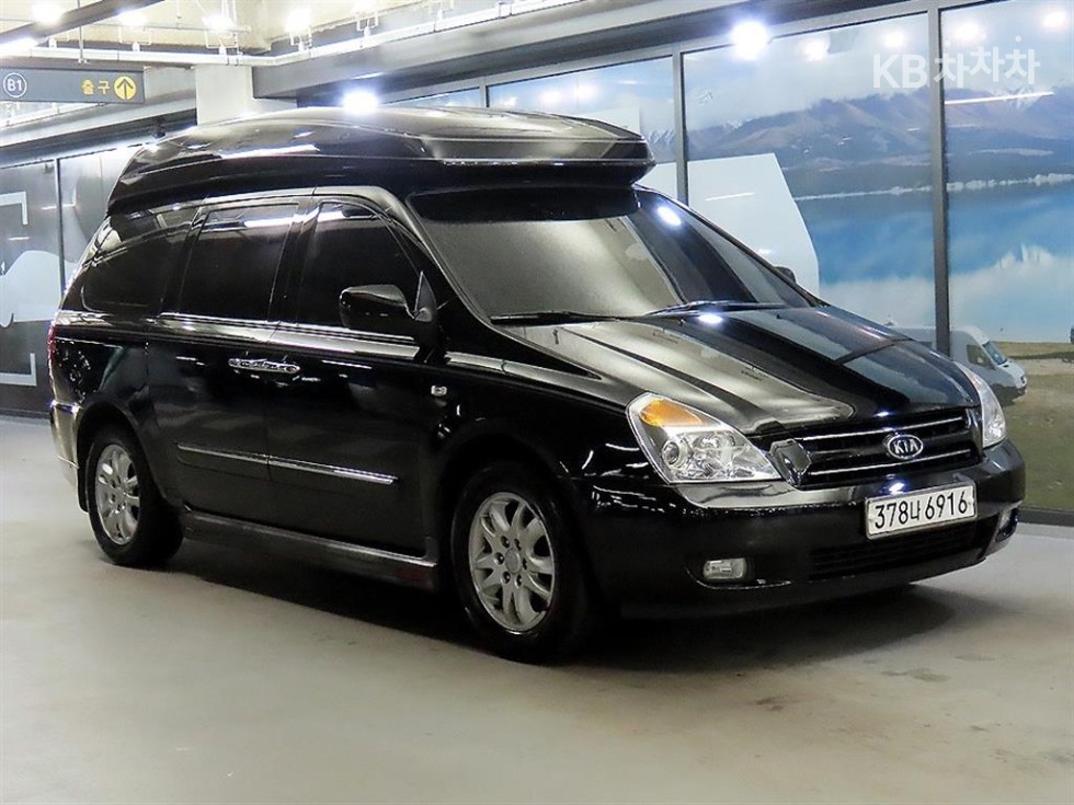 2010 kia grand carnival