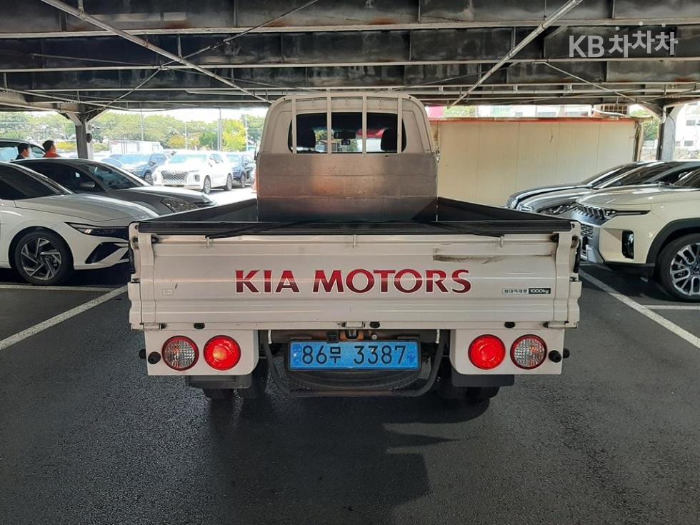 2021 - kia bongo iii