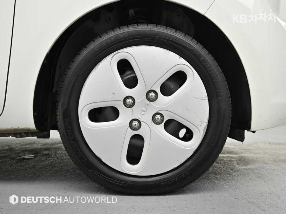 2022 - kia ray