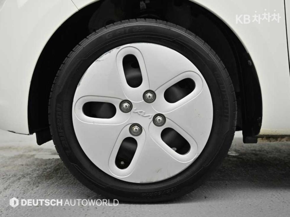 2022 - kia ray