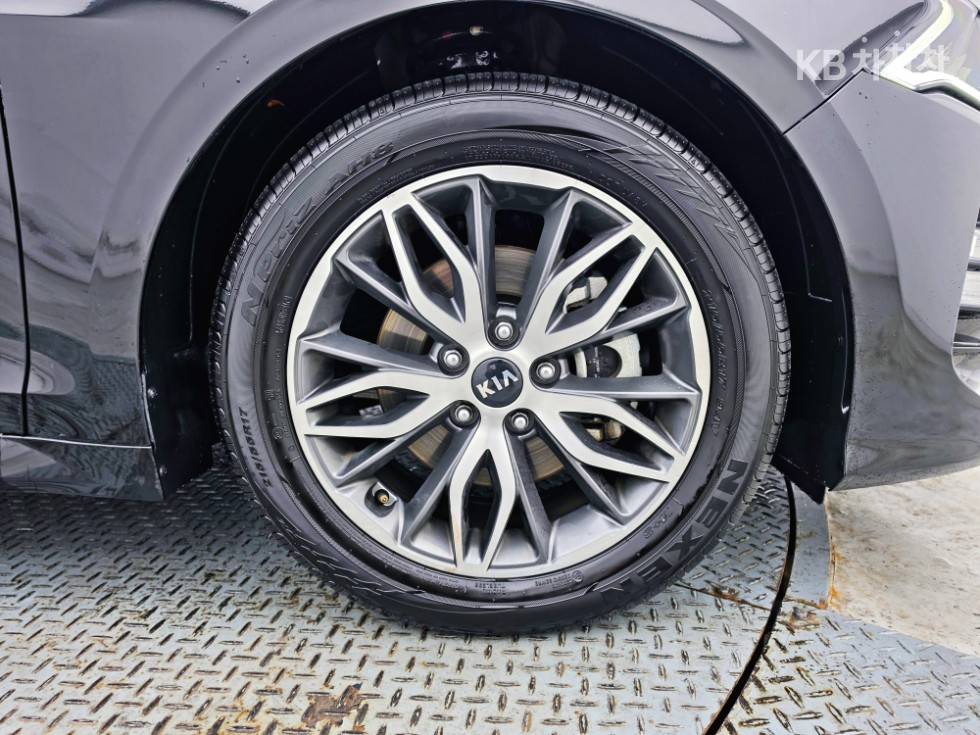 2021 - kia k5