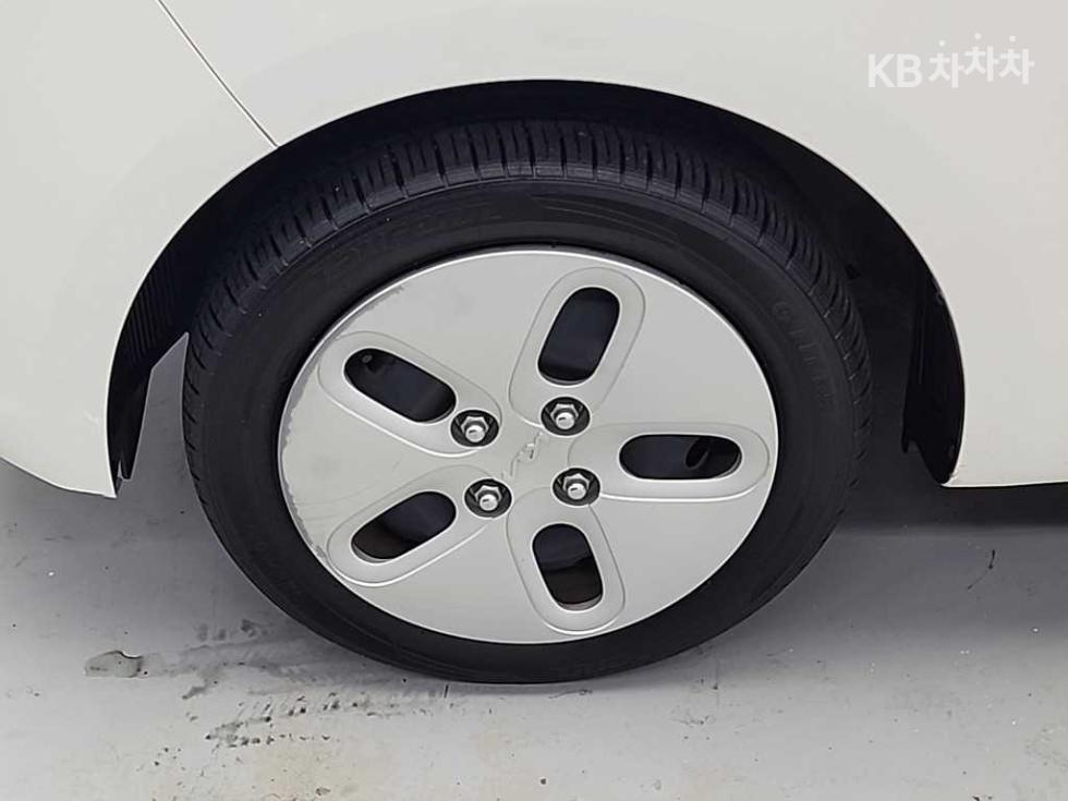 2022 - kia ray