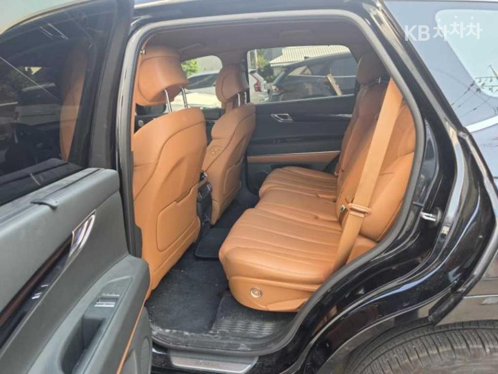 2025 Genesis GV80 photo