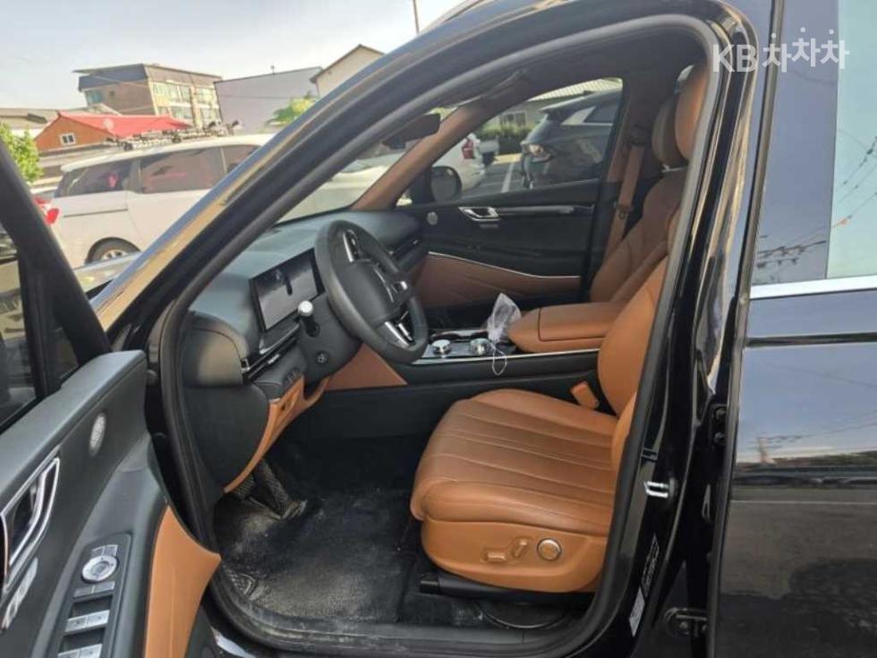 2025 Genesis GV80 photo