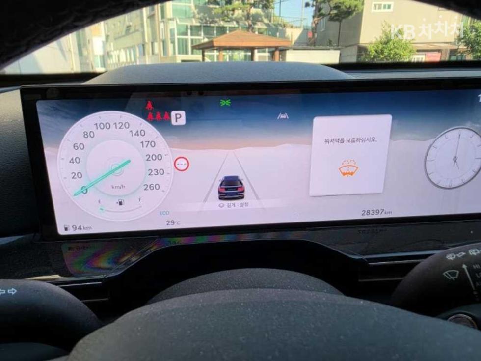 2025 Genesis GV80 photo