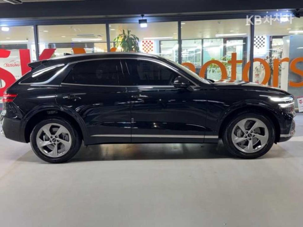 2024 Genesis GV70 photo