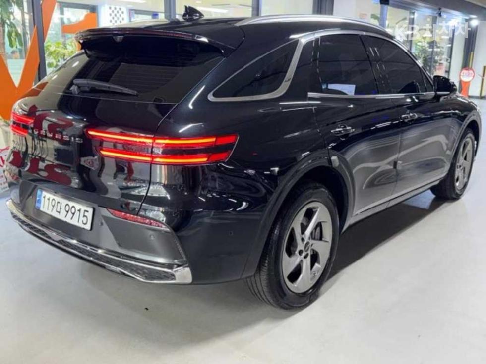 2024 Genesis GV70 photo
