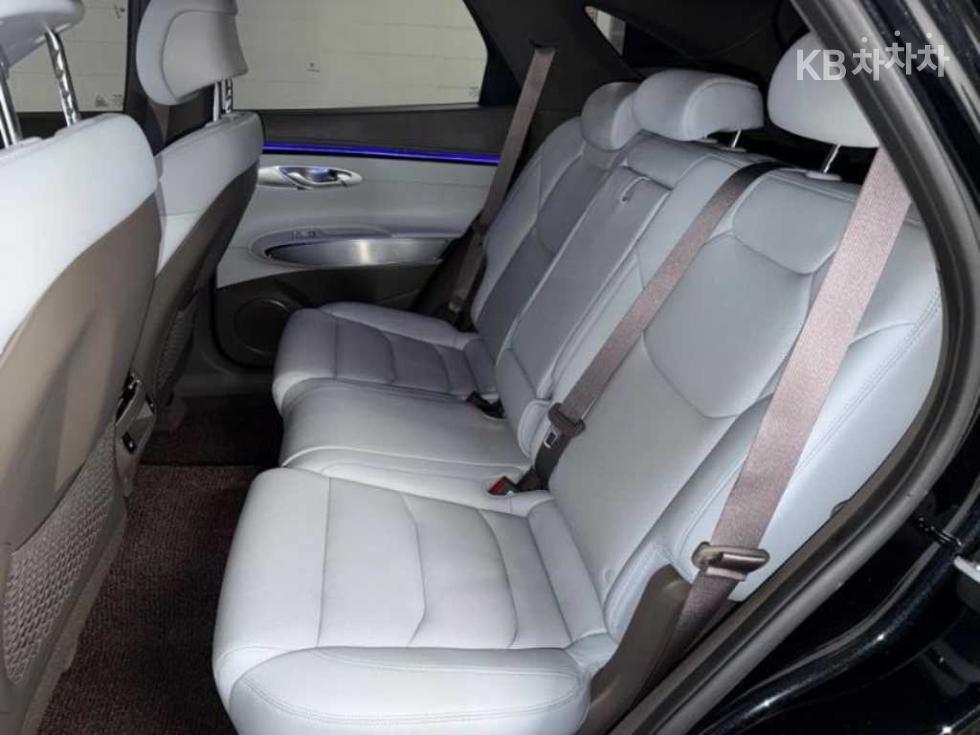 2024 Genesis GV70 photo