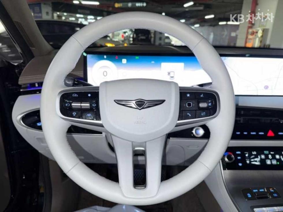 2024 Genesis GV70 photo